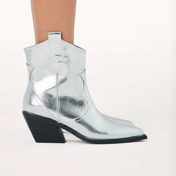 New in Box Bamboo Silver Metallic Cowgirl Ankle Boots! - Picture 5 of 10